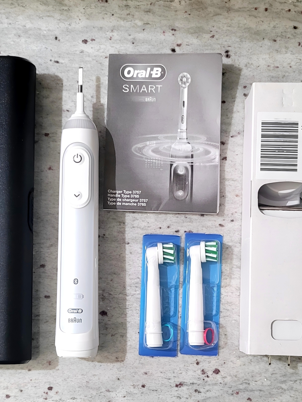 Oral-B White Smart Electric Toothbrush with Replacement Brush Heads
